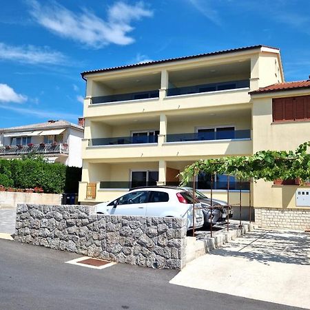Apartmani Krajinovic Крк Экстерьер фото