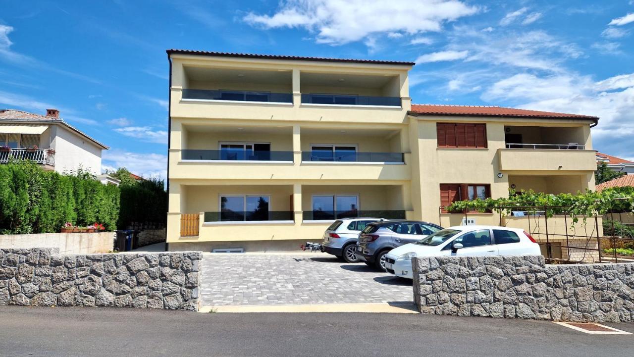 Apartmani Krajinovic Крк Экстерьер фото