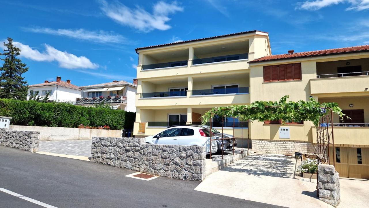 Apartmani Krajinovic Крк Экстерьер фото