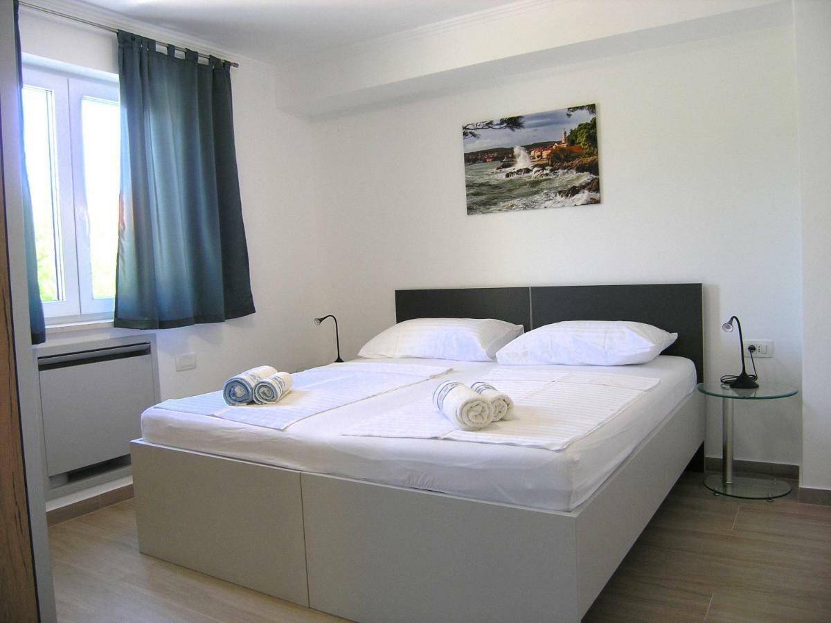 Apartmani Krajinovic Крк Экстерьер фото